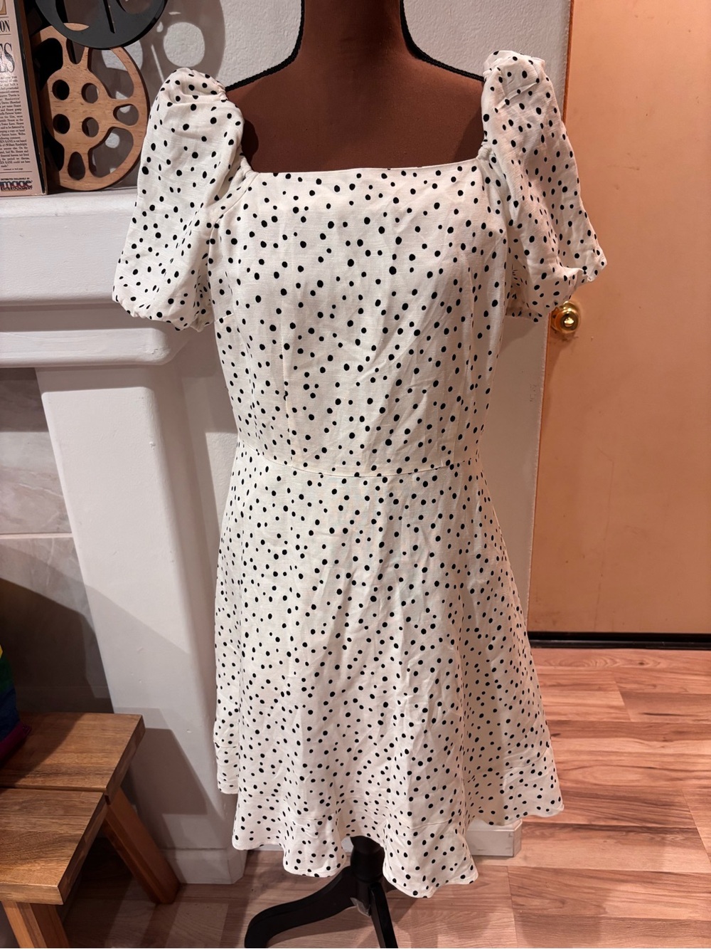 LOFT White Dress with Black Polka Dots and Puff Sleeves SZ 6. Cute Dress!
